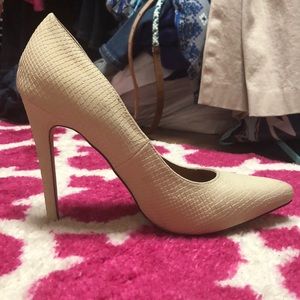 Ivory snake skin heel